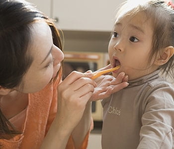 Children’s dental specialist provides top tips for brushing your baby’s teeth!
