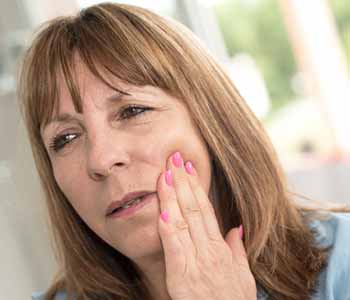 Tips For Handling Common Dental Emergencies Before Treatment